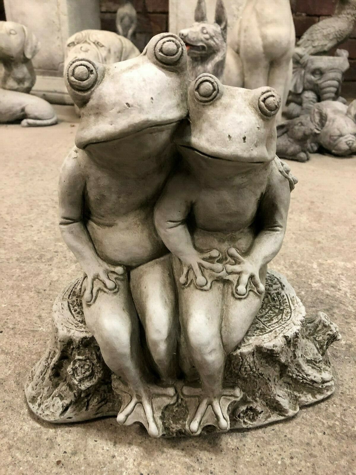 Stone Husband & Wife Frog Ornament