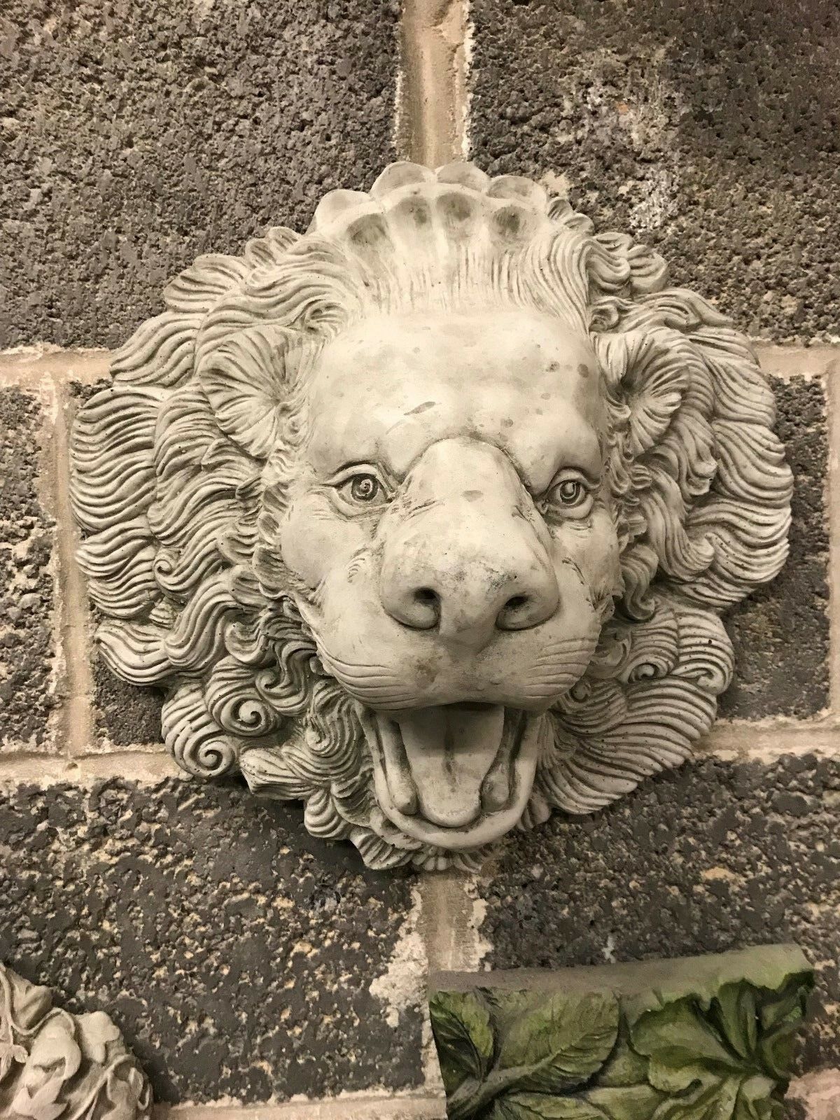Stone Roaring Lion Wall Feature/Spout