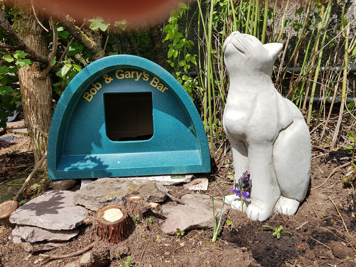 Stone Gazing Cat Ornament