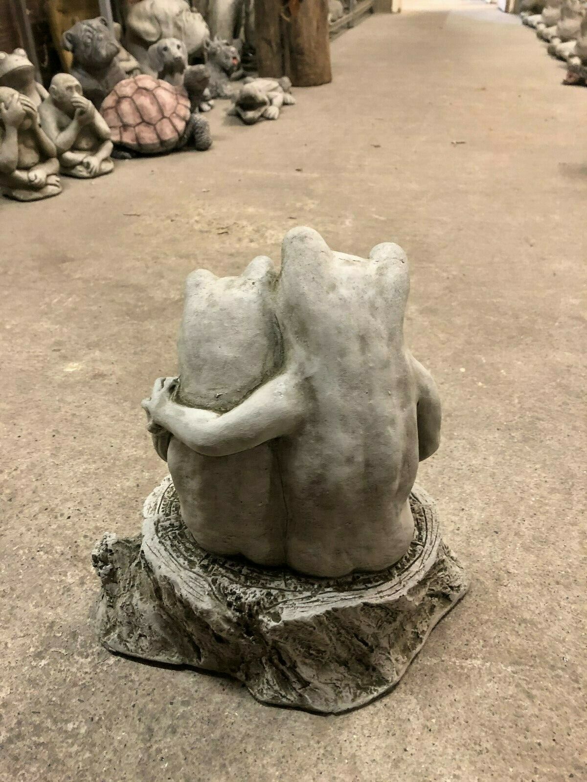 Stone Husband & Wife Frog Ornament