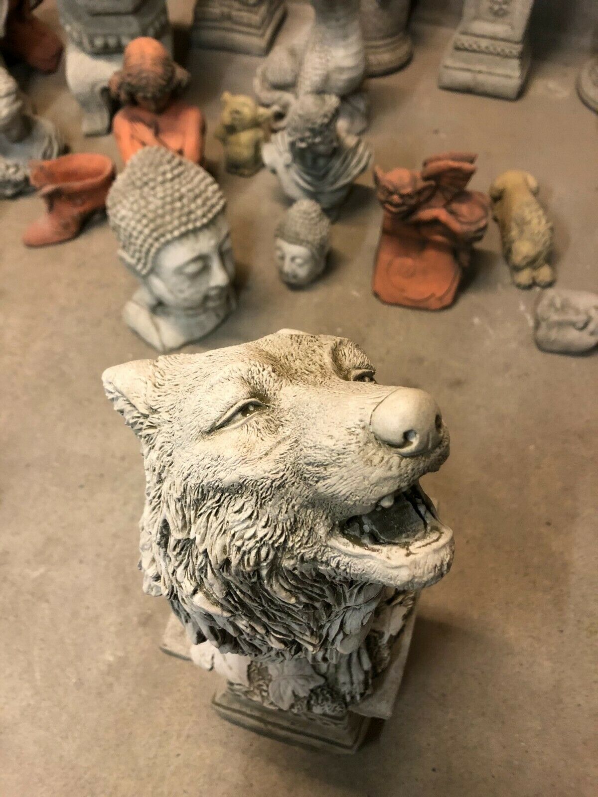 Stone Howling Wolf Plinth Statue