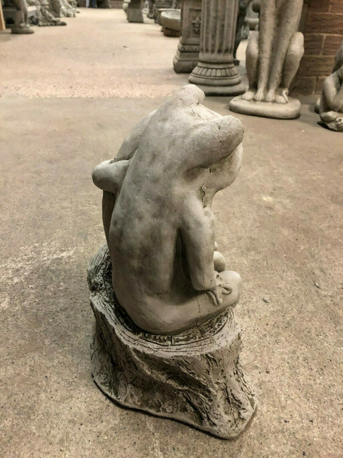 Stone Husband & Wife Frog Ornament