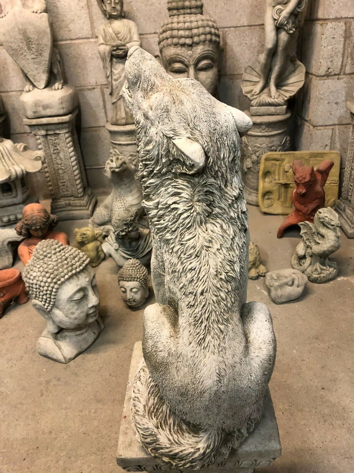 Stone Howling Wolf Plinth Statue