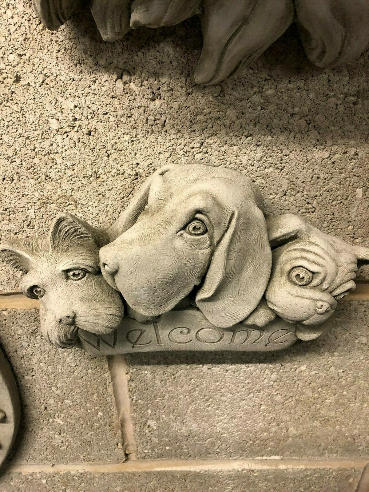 Stone 'Welcome' Dog Wall Plaque