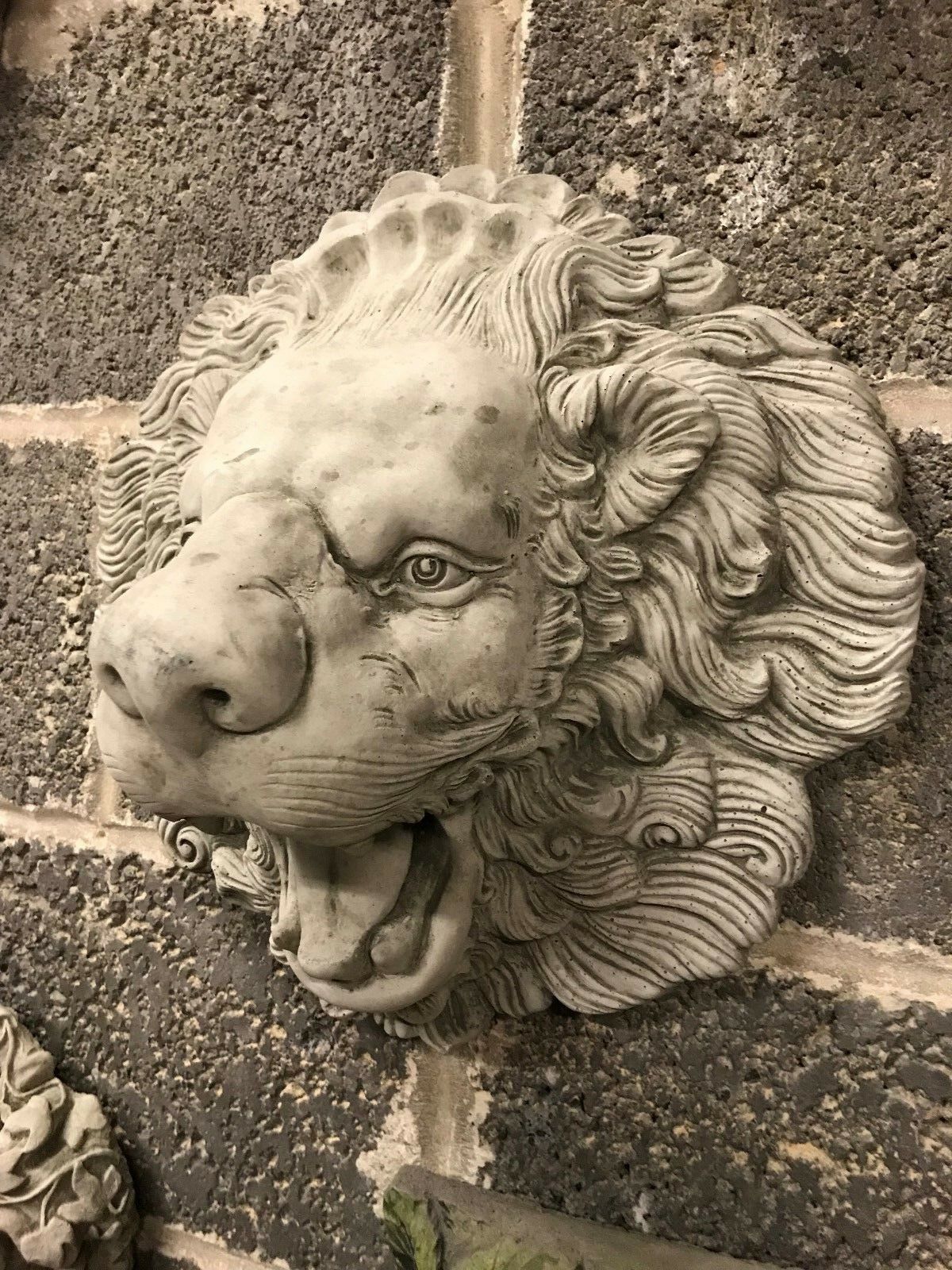 Stone Roaring Lion Wall Feature/Spout