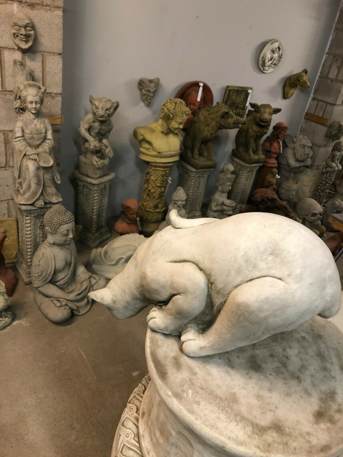 Stone Pouncing Cat Ornament