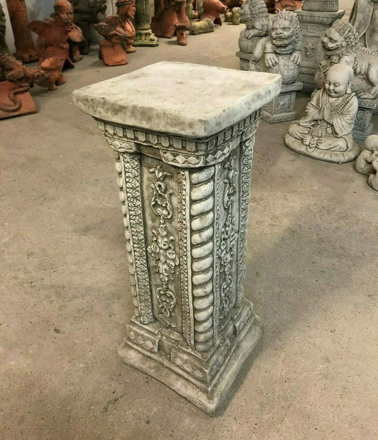 Tall Garden Column for Ornamental Display