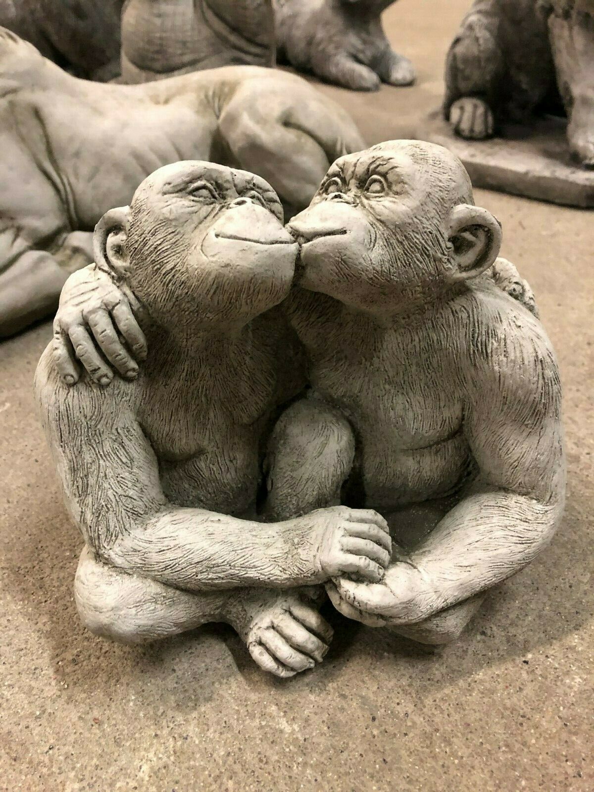 Stone Kissing Monkey Couple Ornament