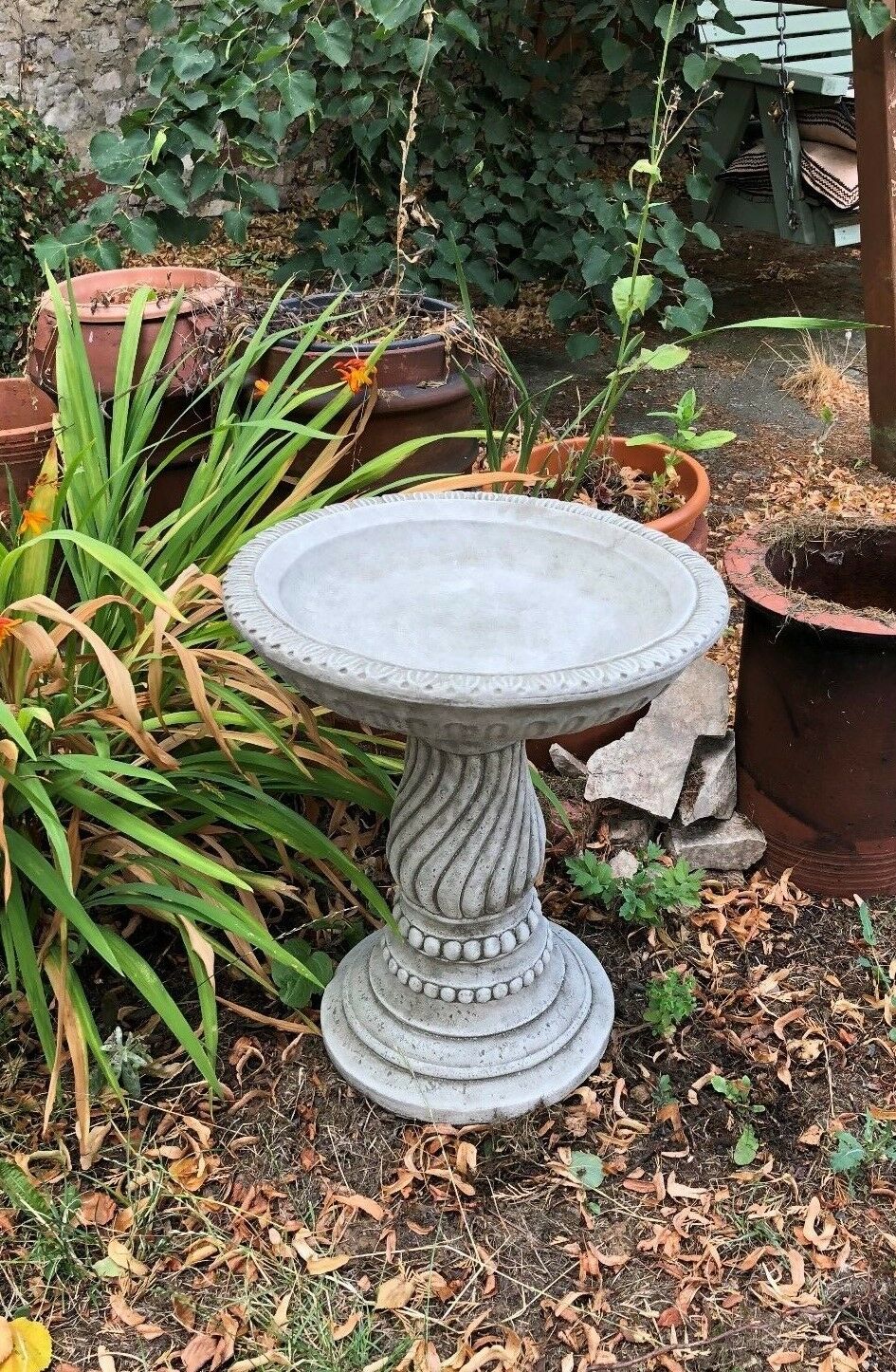 Stone Garden Bird Bath with Twist Base Design