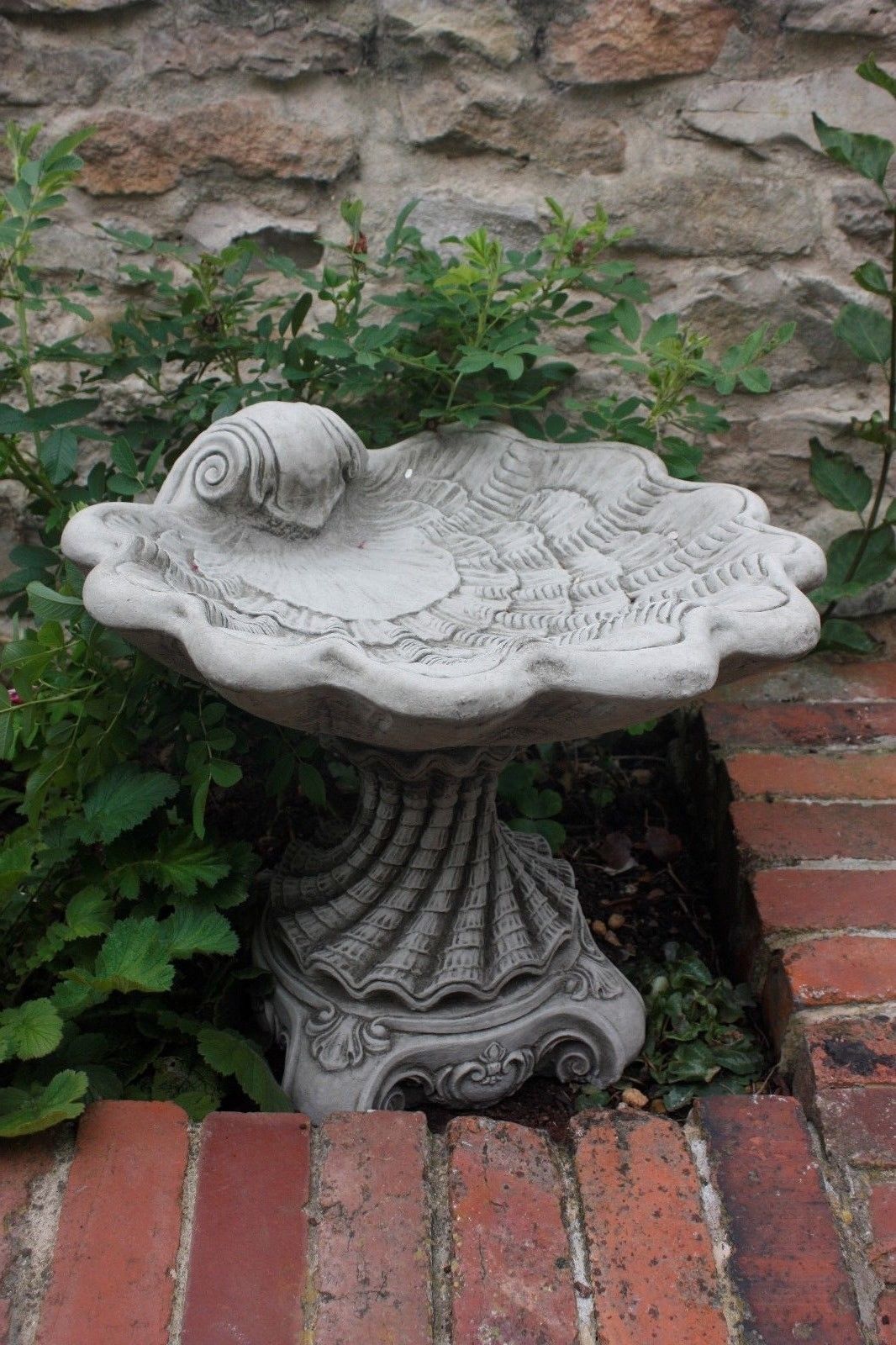 Stone Shell Design Bird Bath