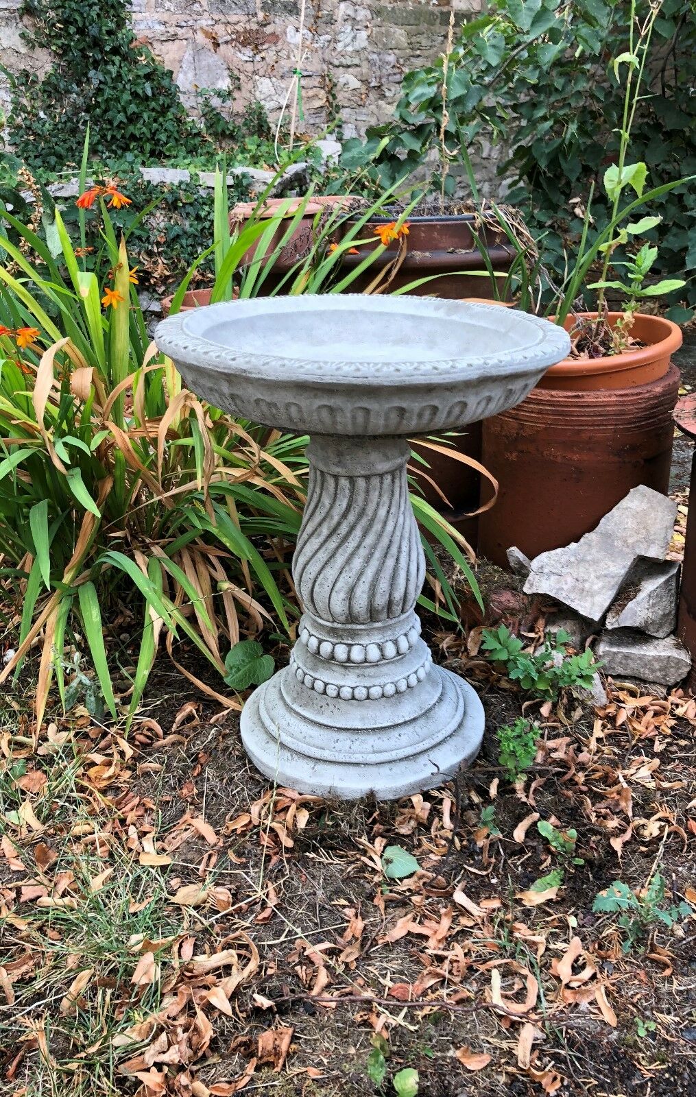 Stone Garden Bird Bath with Twist Base Design