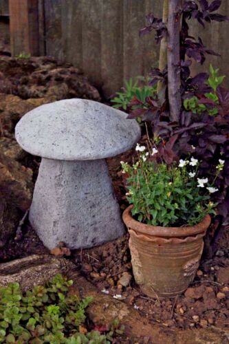 Stone Garden Mushroom Ornament Decor for Yard