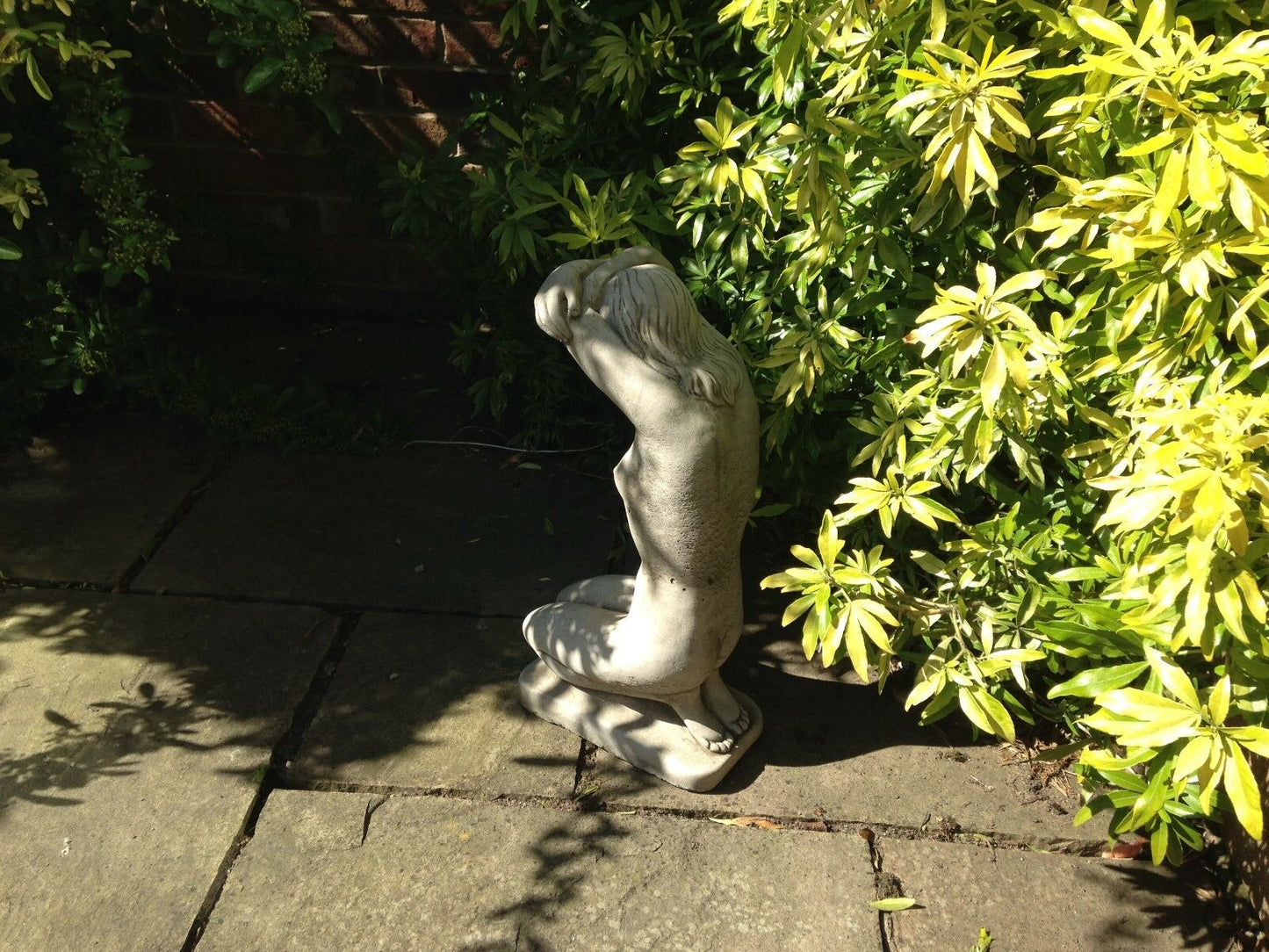Stone Kneeling Nude Lady Statue