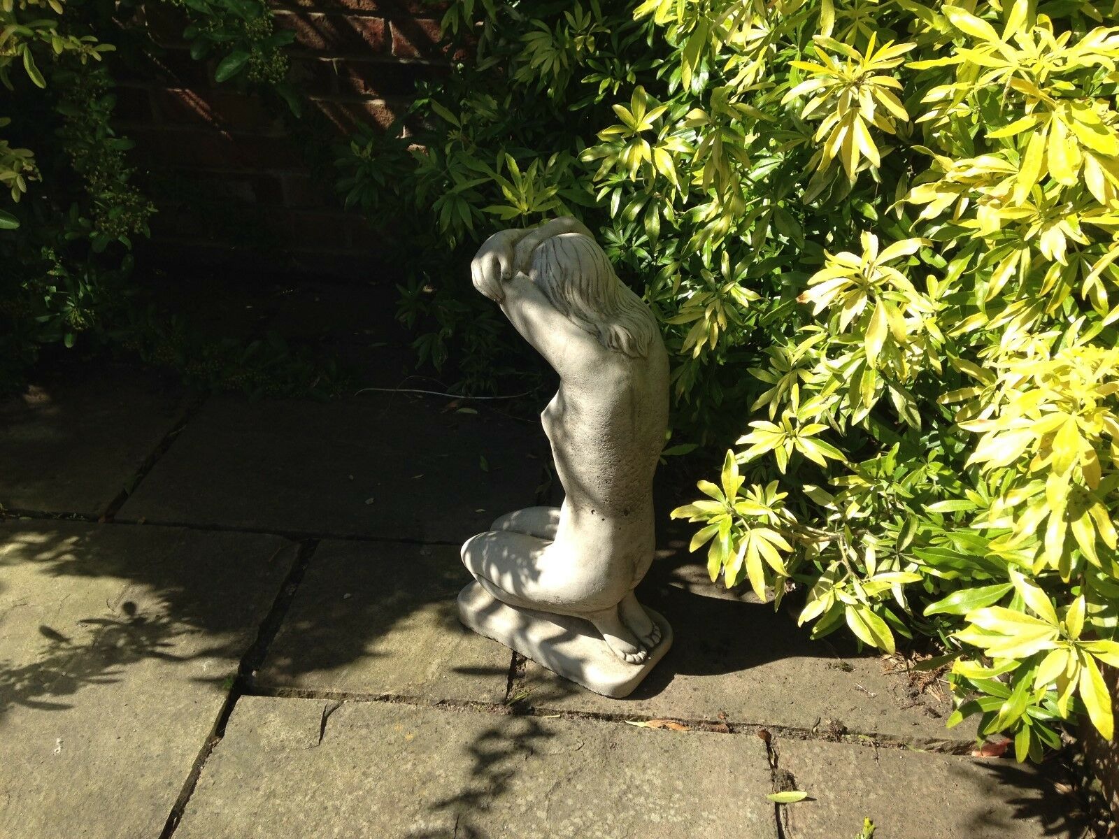 Stone Kneeling Nude Lady Statue