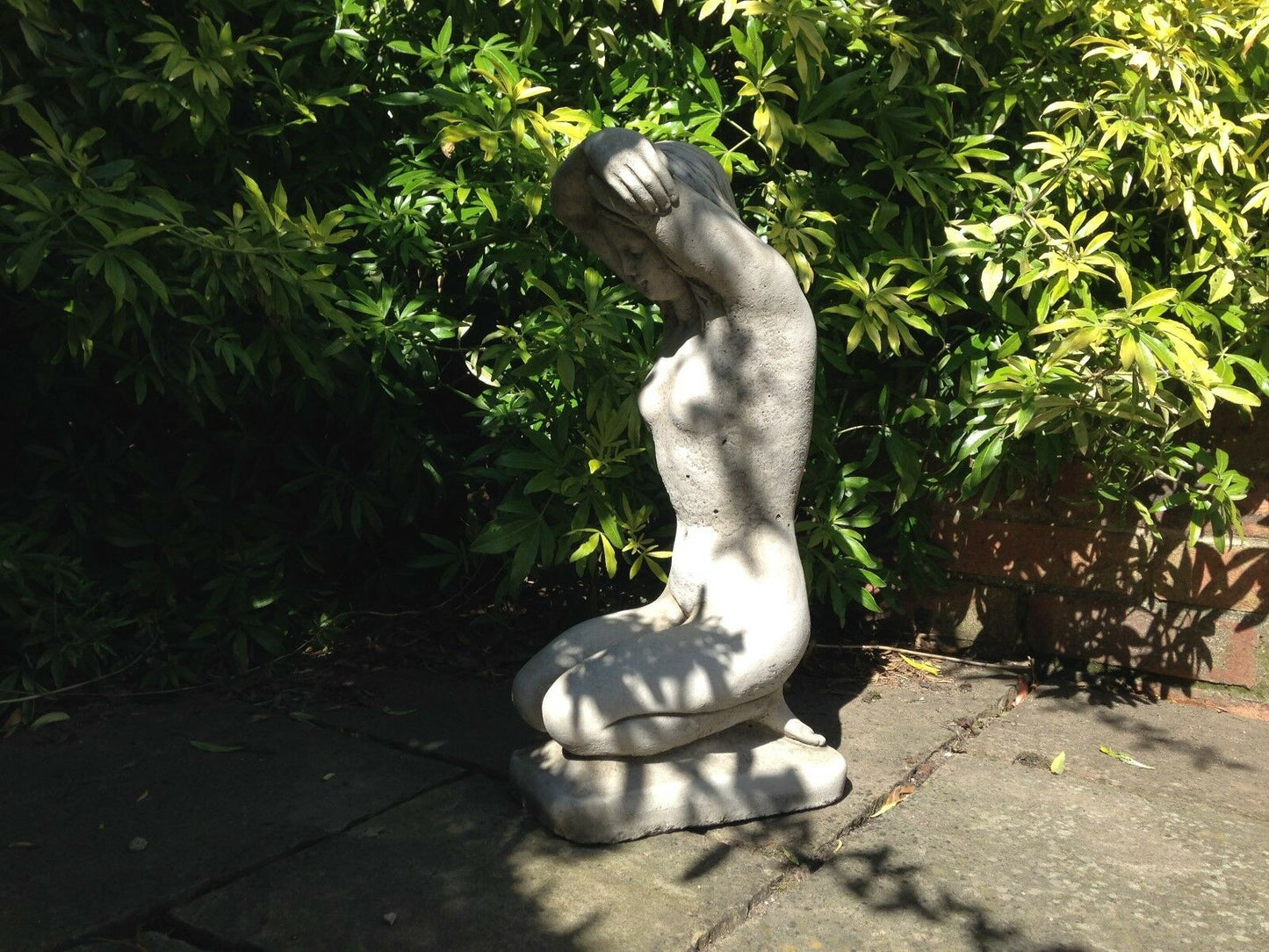 Stone Kneeling Nude Lady Statue