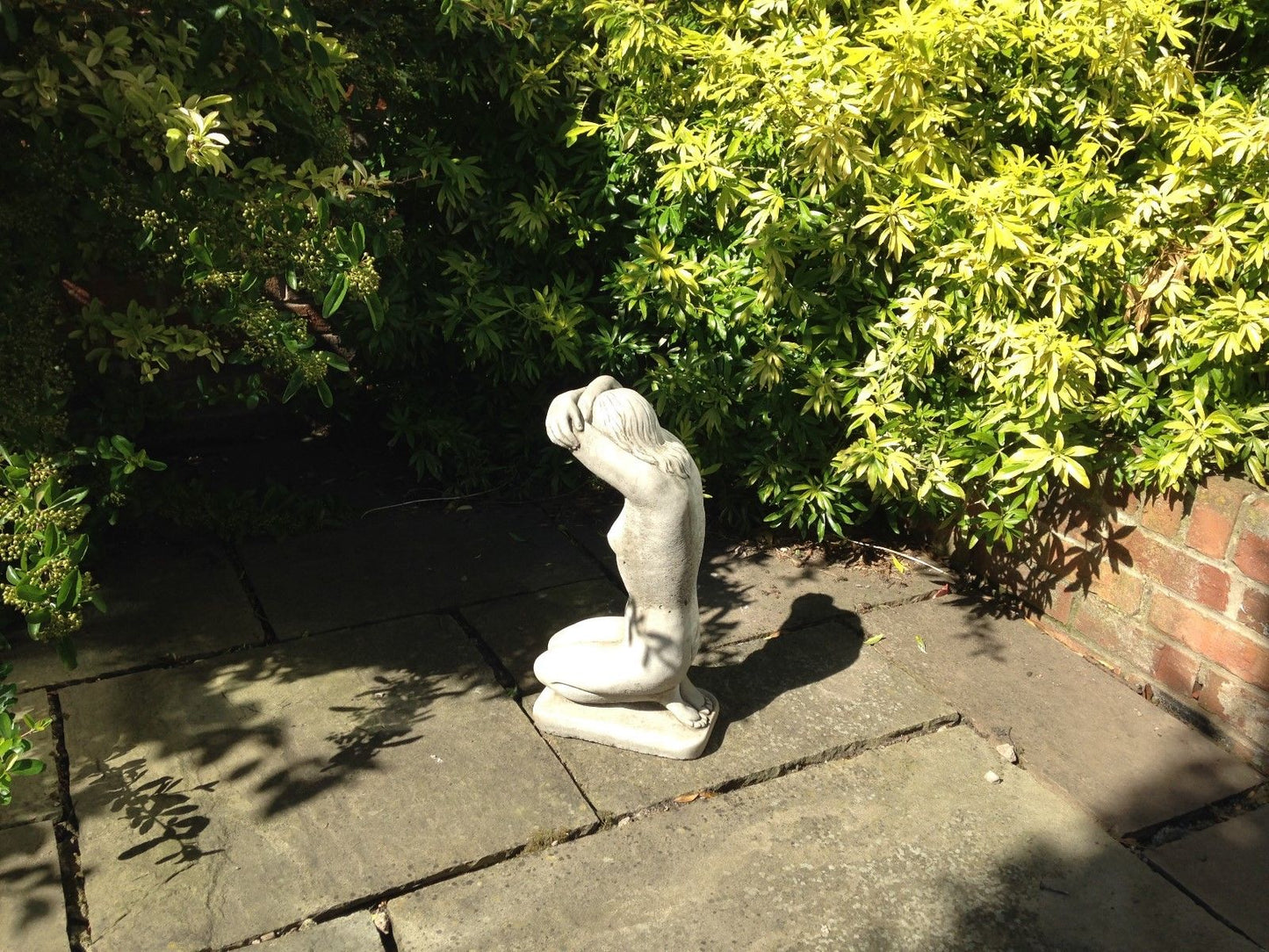 Stone Kneeling Nude Lady Statue