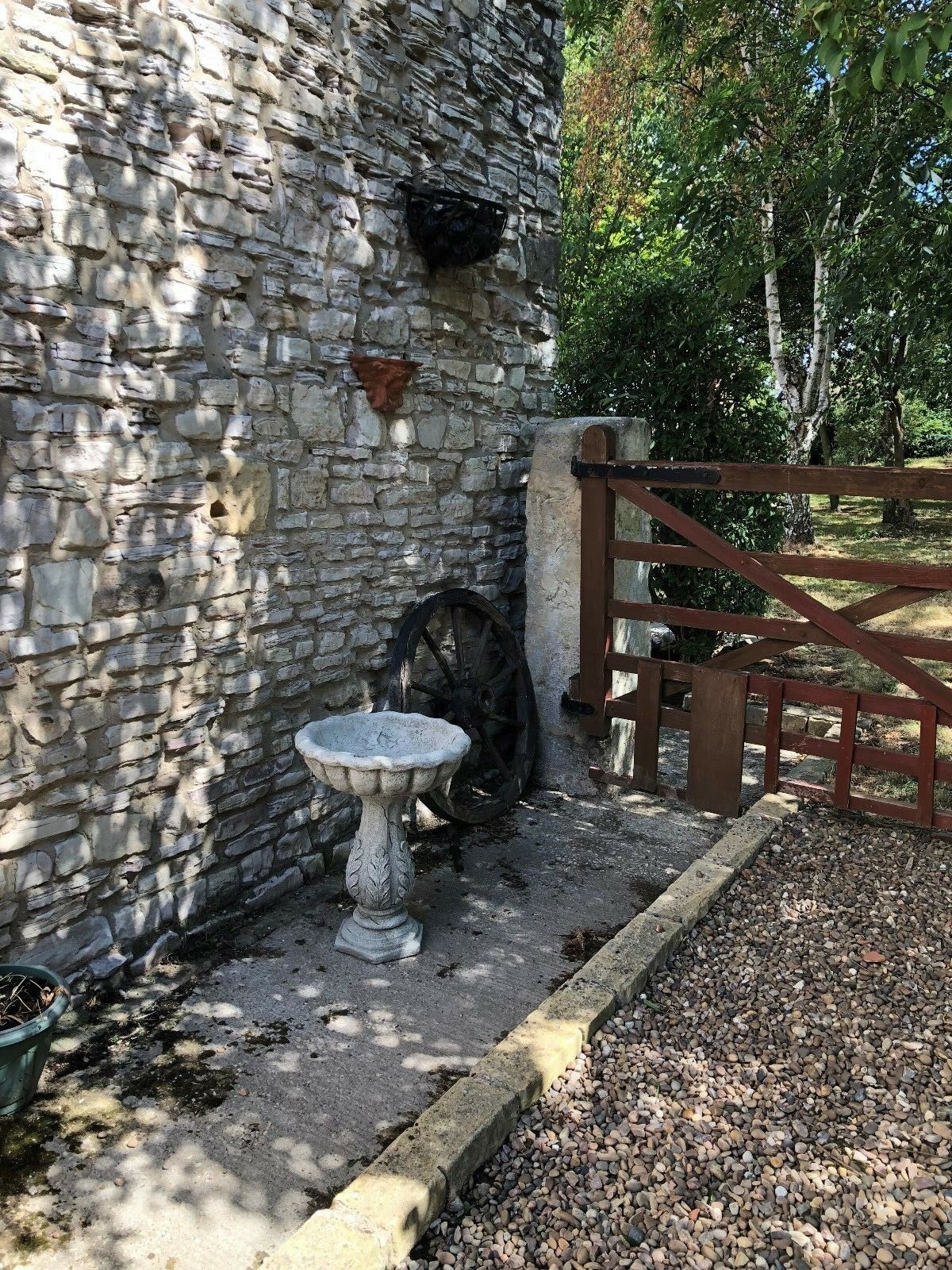 Large Stone Leaf Bird Bath
