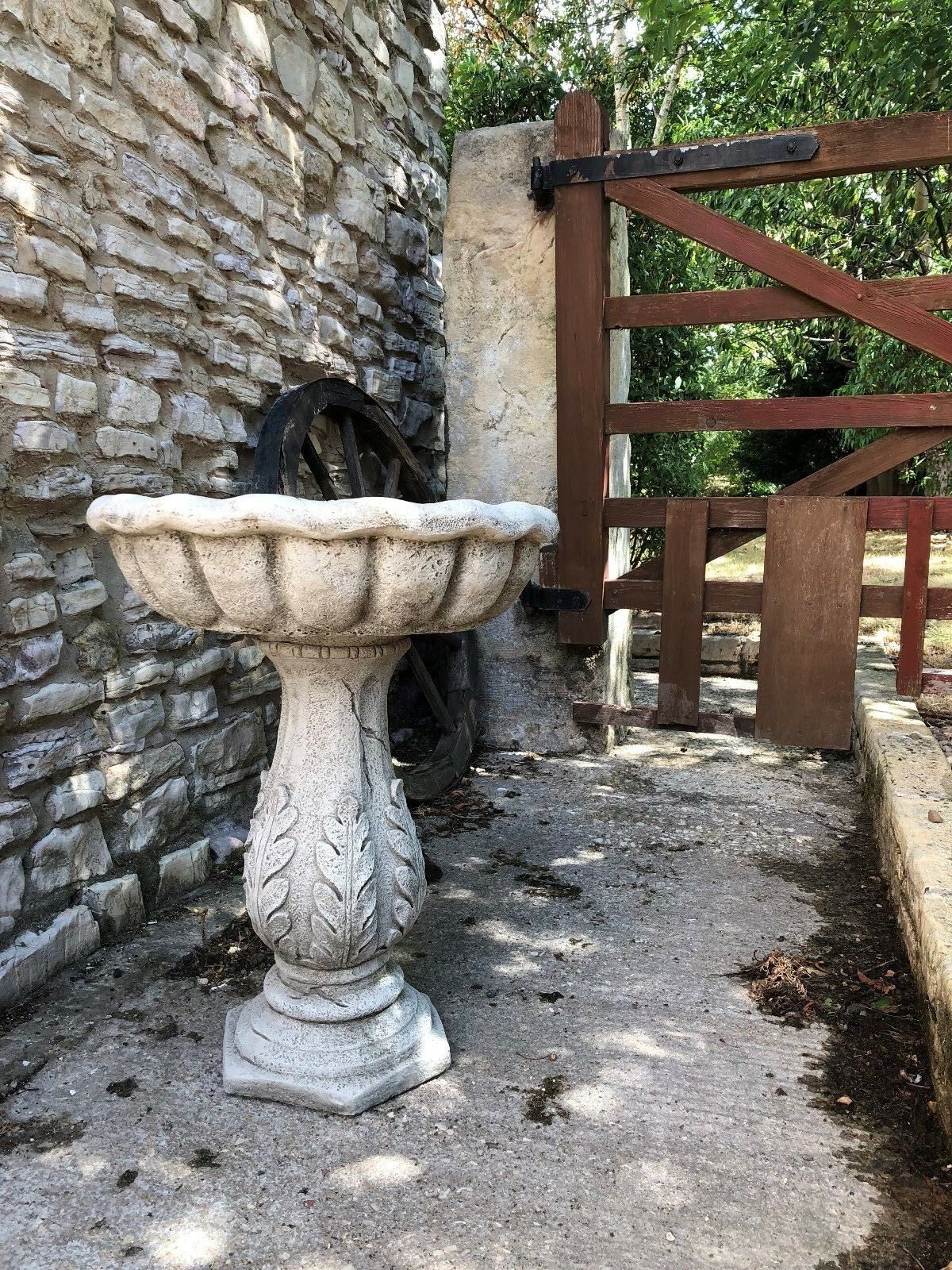 Large Stone Leaf Bird Bath