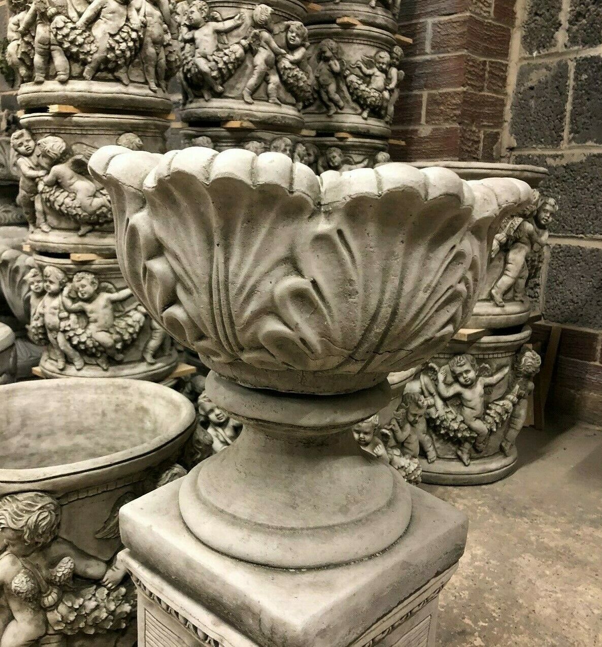 Small Tulip Garden Planter Pot with Antique Finish