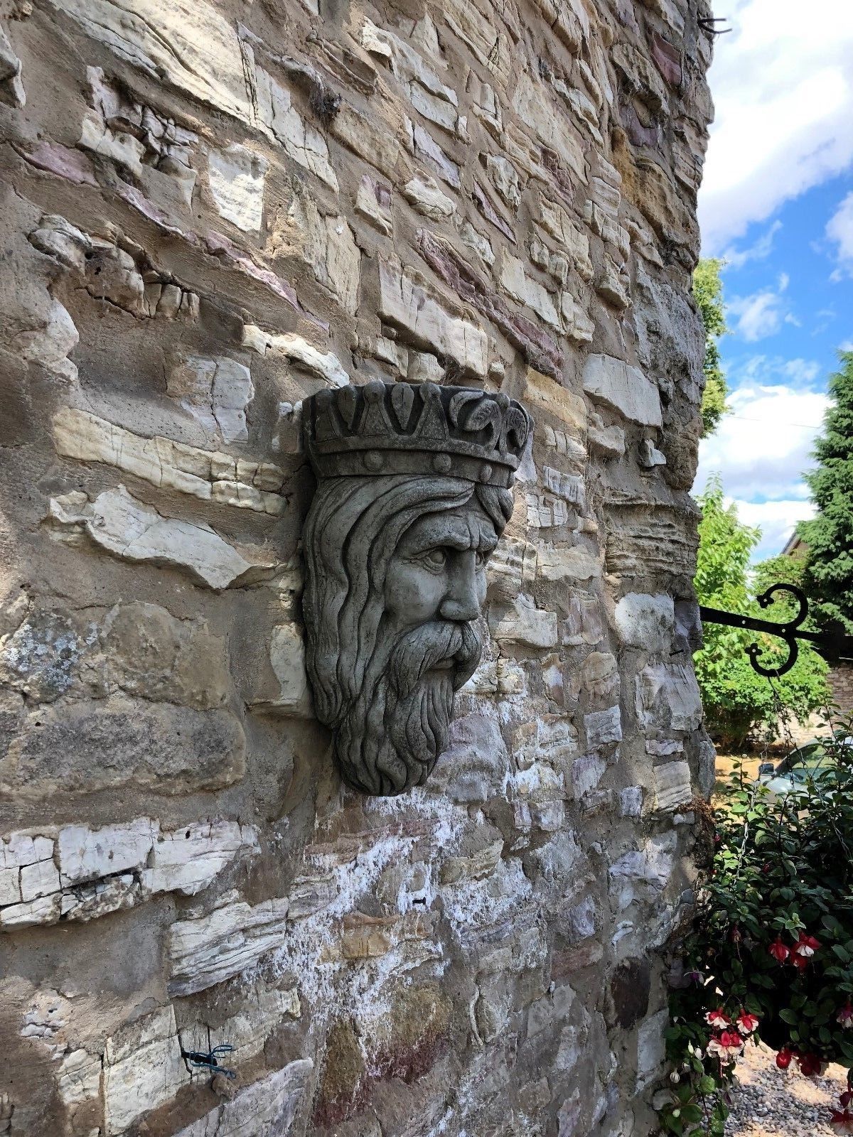 Stone Crown King Planter