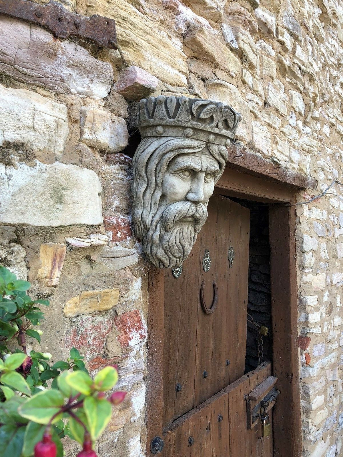 Stone Crown King Planter