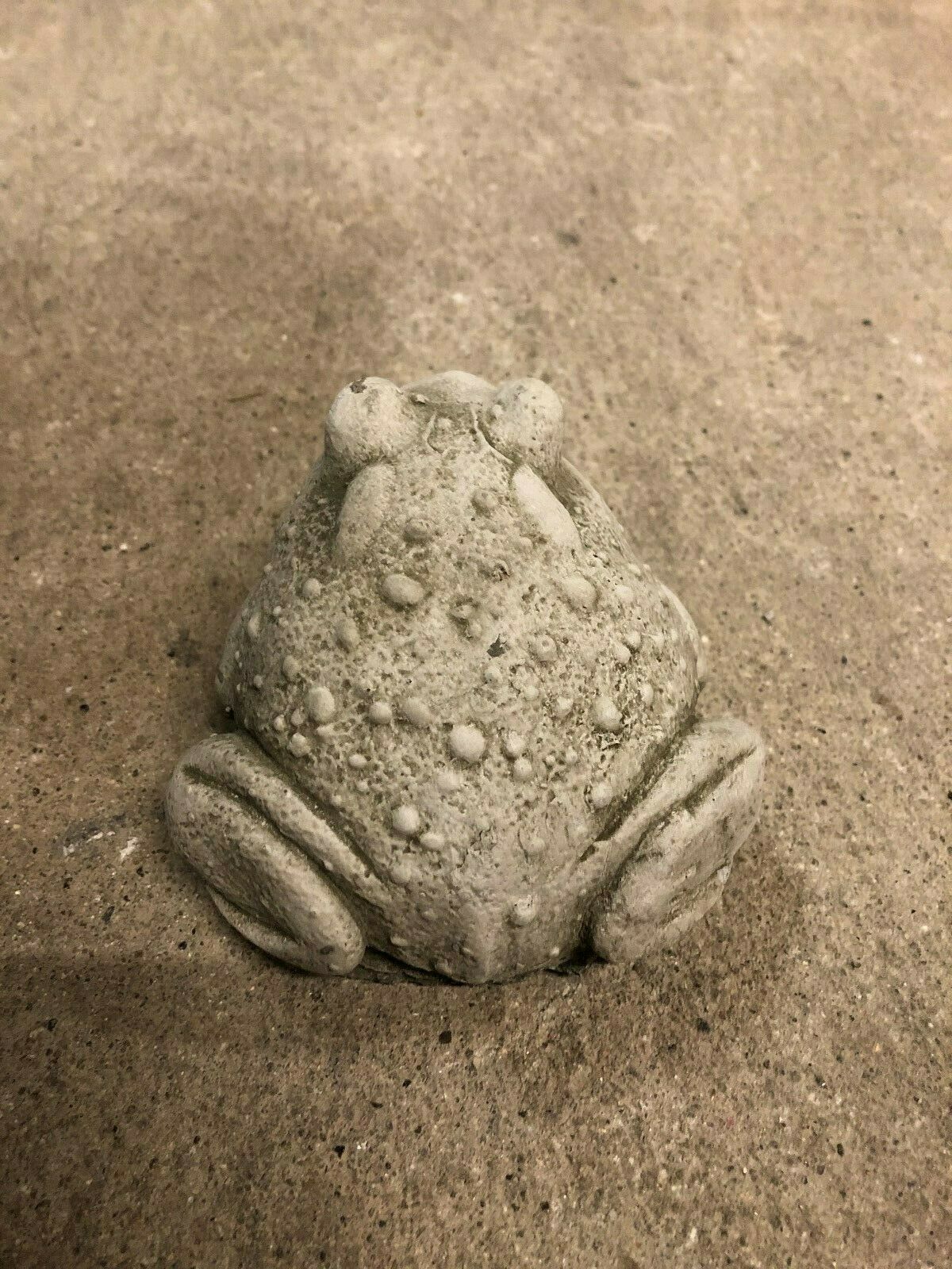 Small Stone Toad Ornament