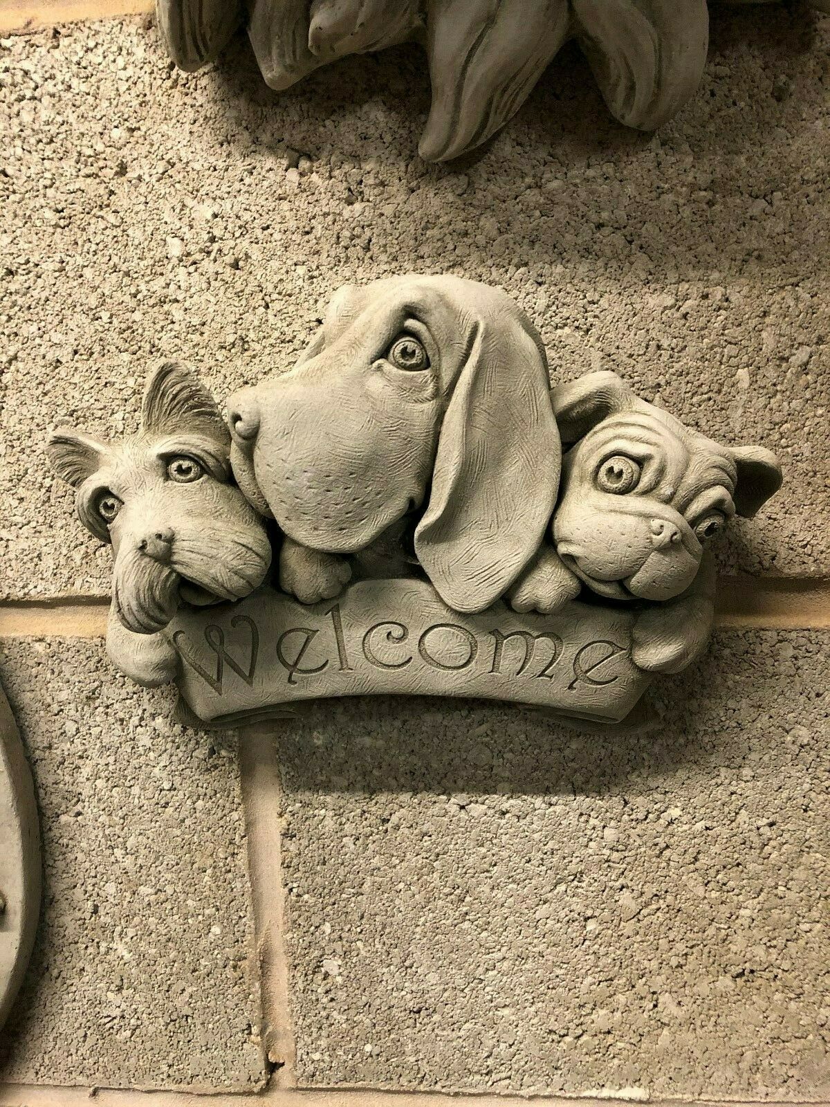 Stone 'Welcome' Dog Wall Plaque