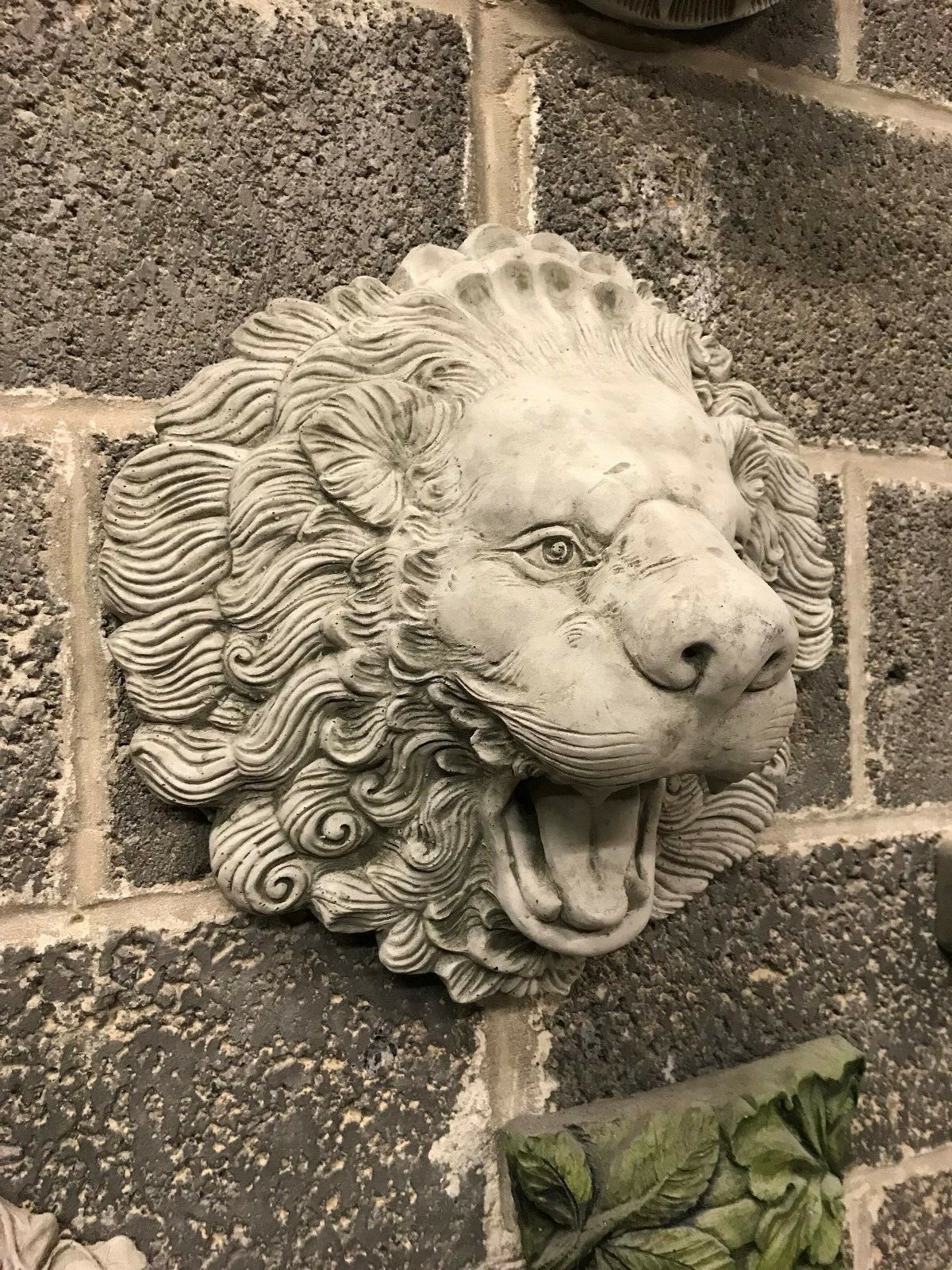 Stone Roaring Lion Wall Feature/Spout