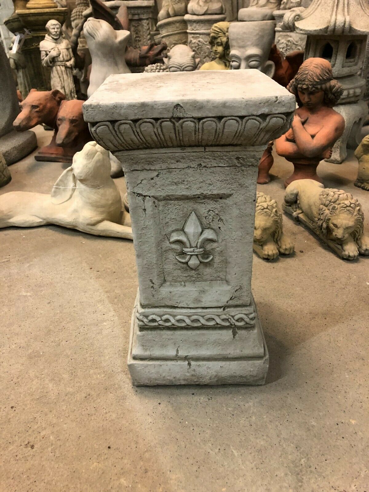 Stone Fleur De Lis Pedestal/Plinth