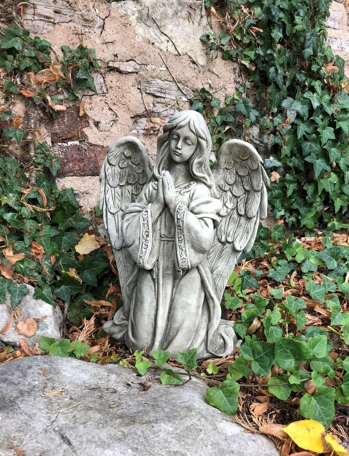 Stone Kneeling Praying Angel Ornament 