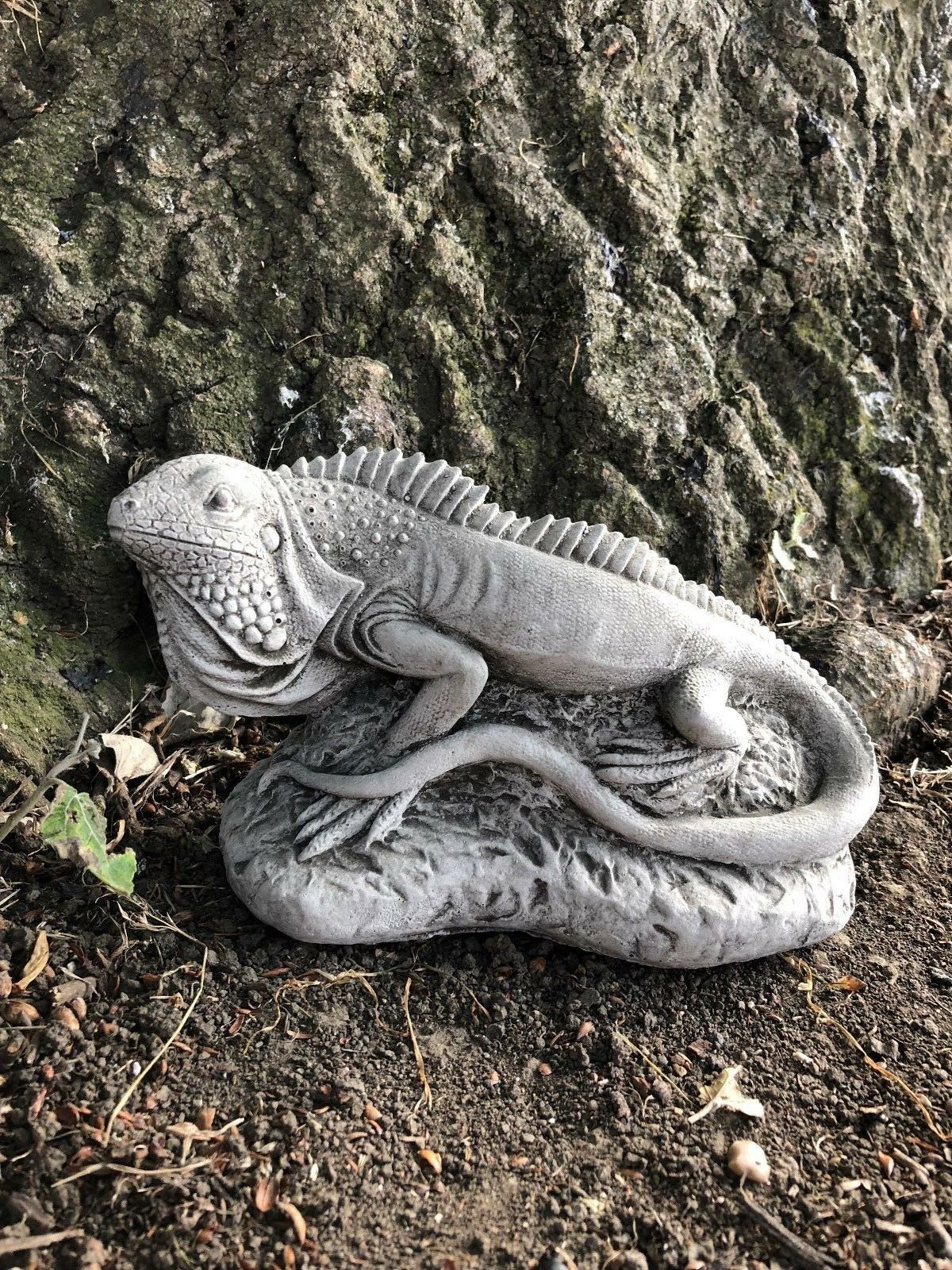 Stunning Stone Pair of Iguana Sculpture Garden Ornaments