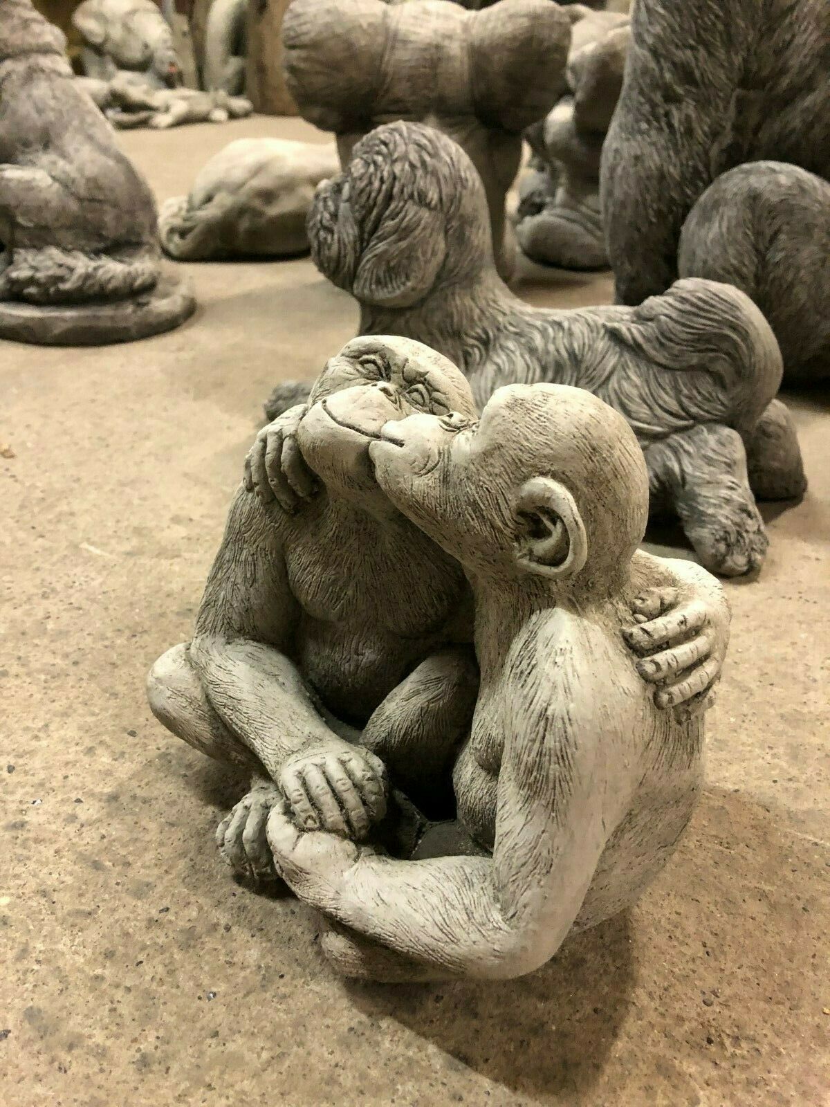 Stone Kissing Monkey Couple Ornament