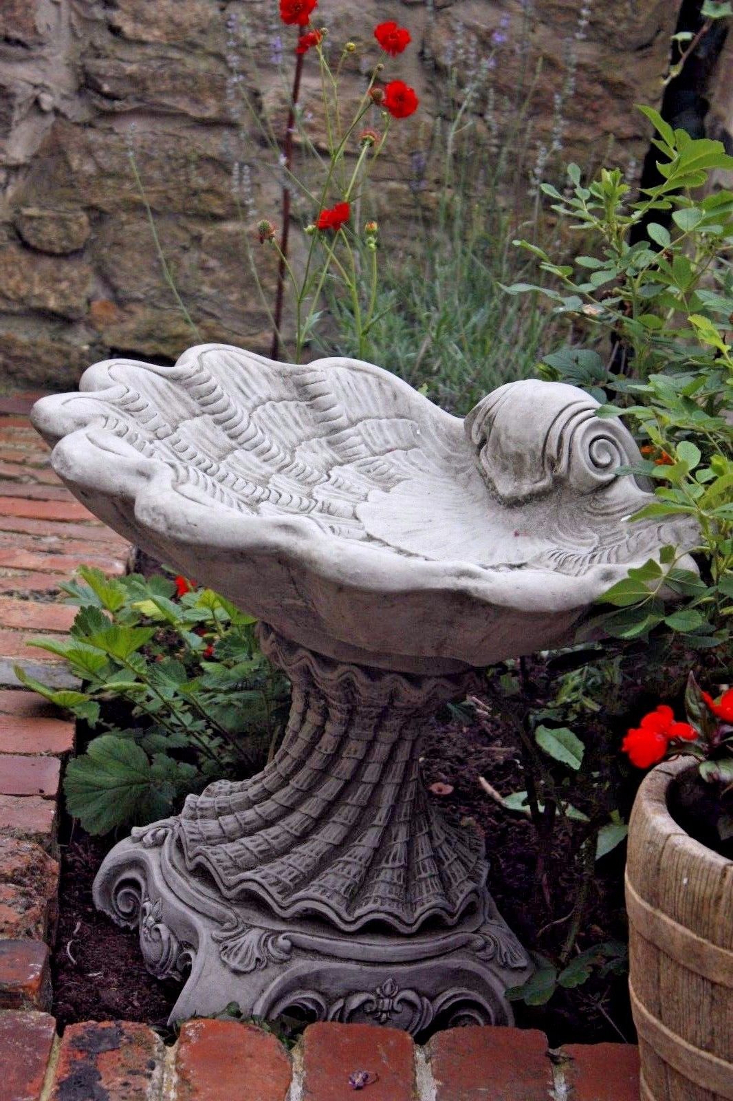 Stone Shell Design Bird Bath