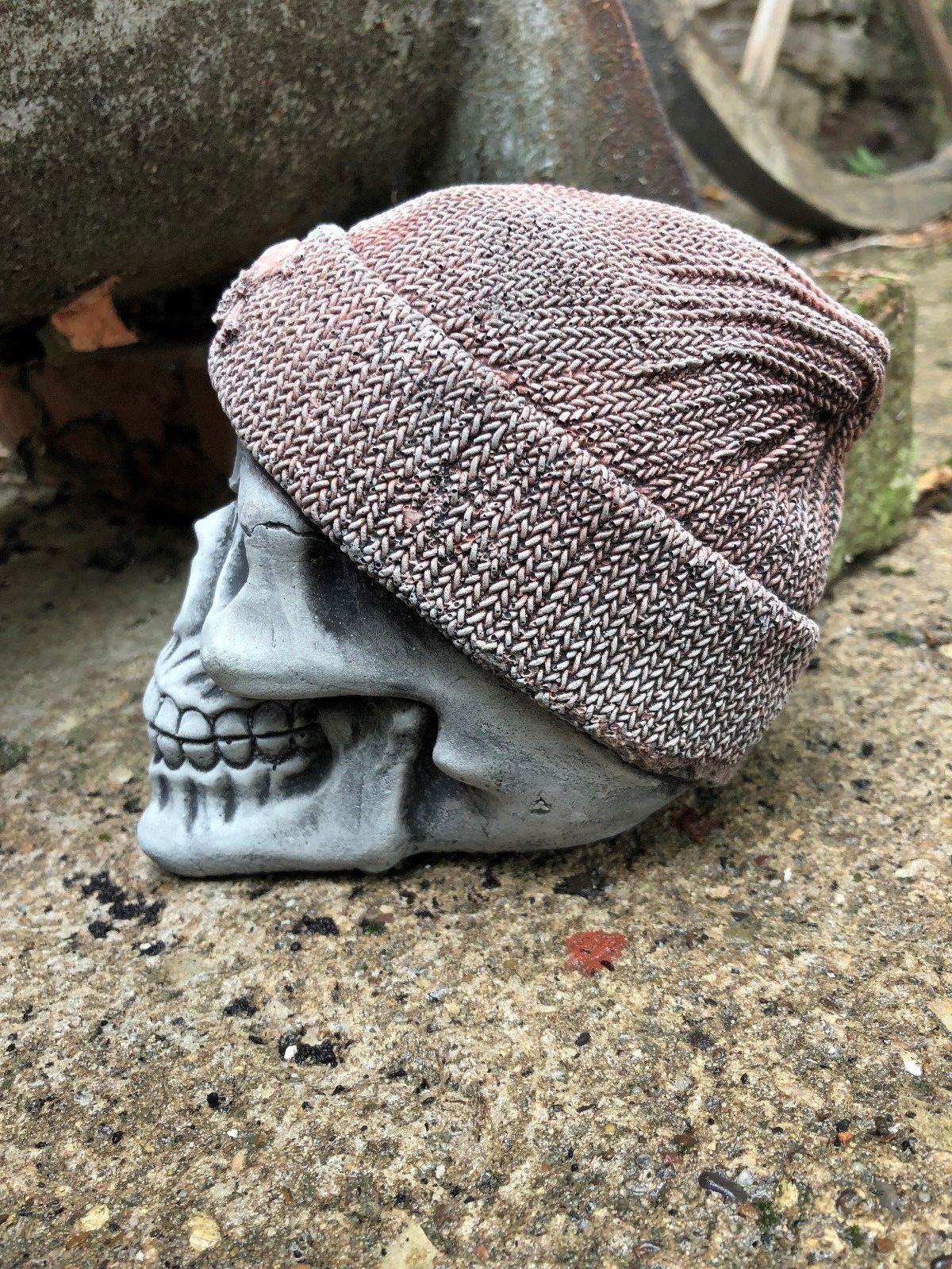 Stone Beanie Hat Skull Ornament 