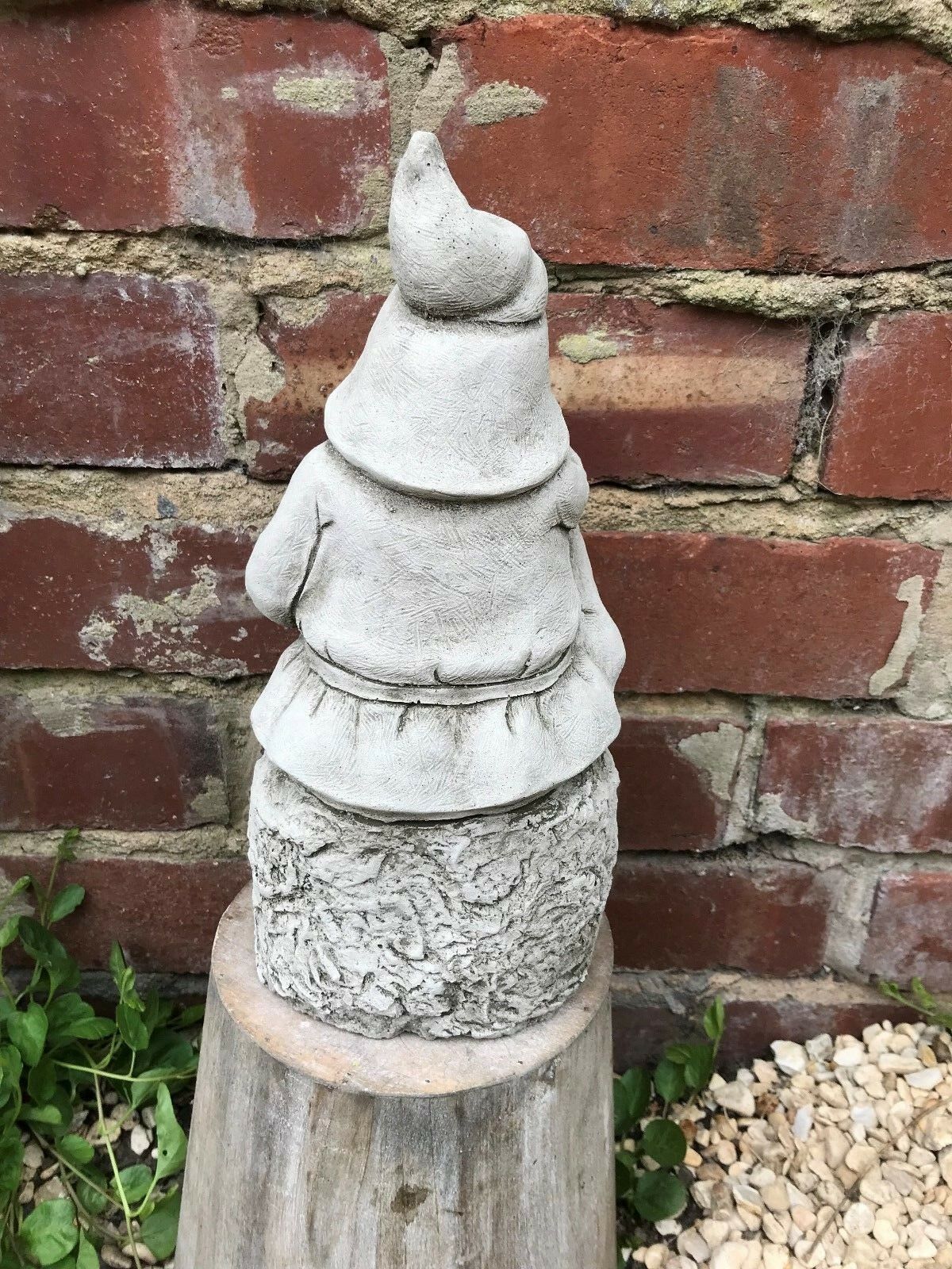 Stunning Stone Searching Dwarf Gnome Sculpture Garden Ornament